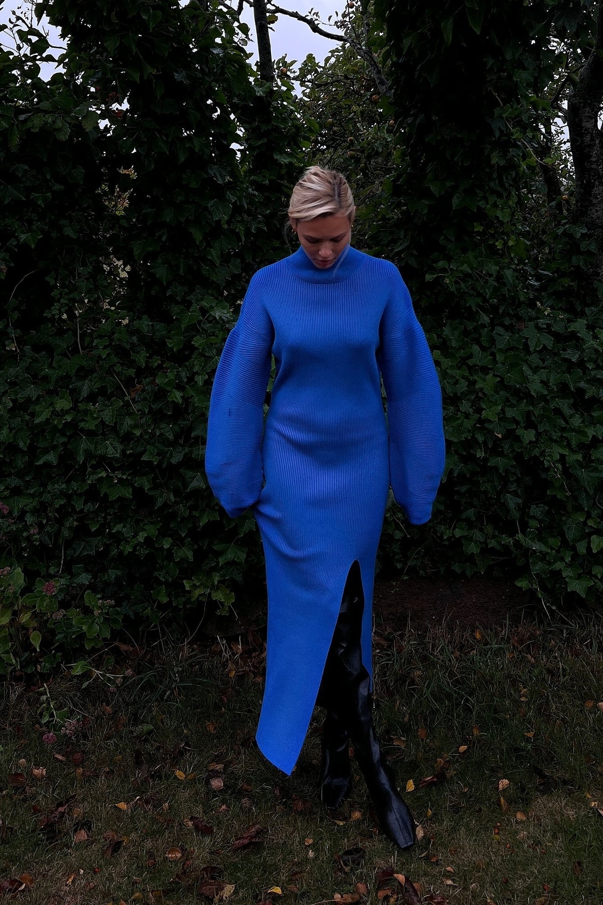 NA-KD Kleid Blau Asymmetrisch