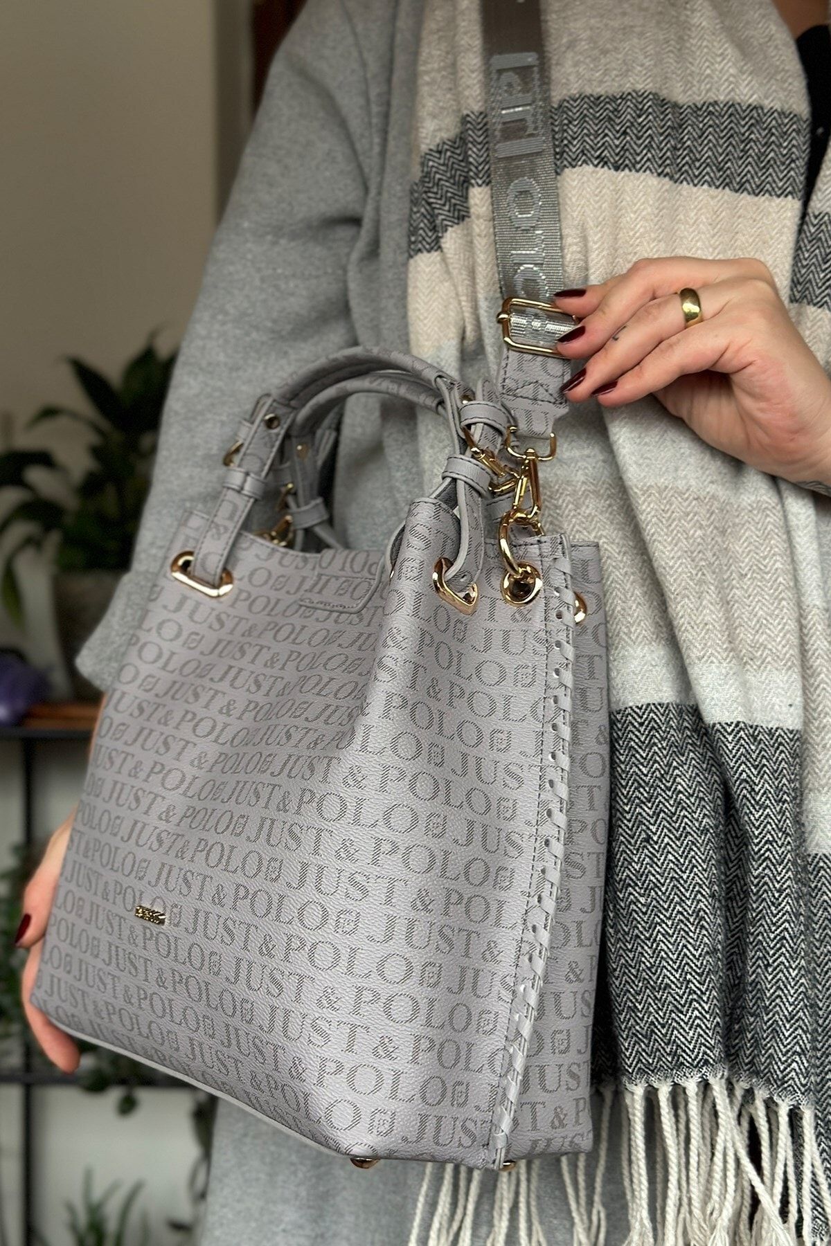 Grey purse hotsell