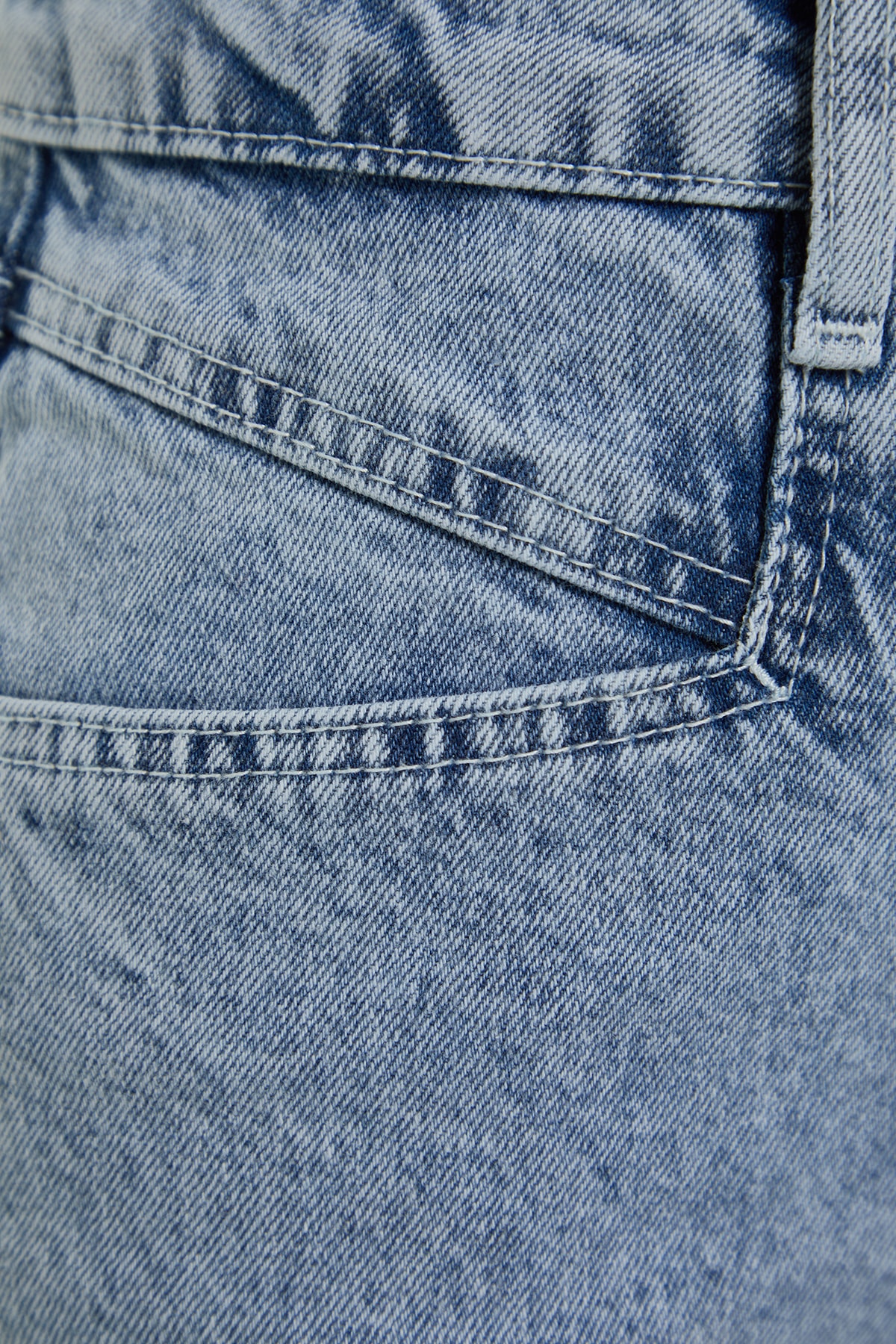 Trendyolmilla  Açık Mavi More Sustainable Püsküllü Yüksek Bel Mini Denim Şort TWOSS23SR00164 - Görsel 11