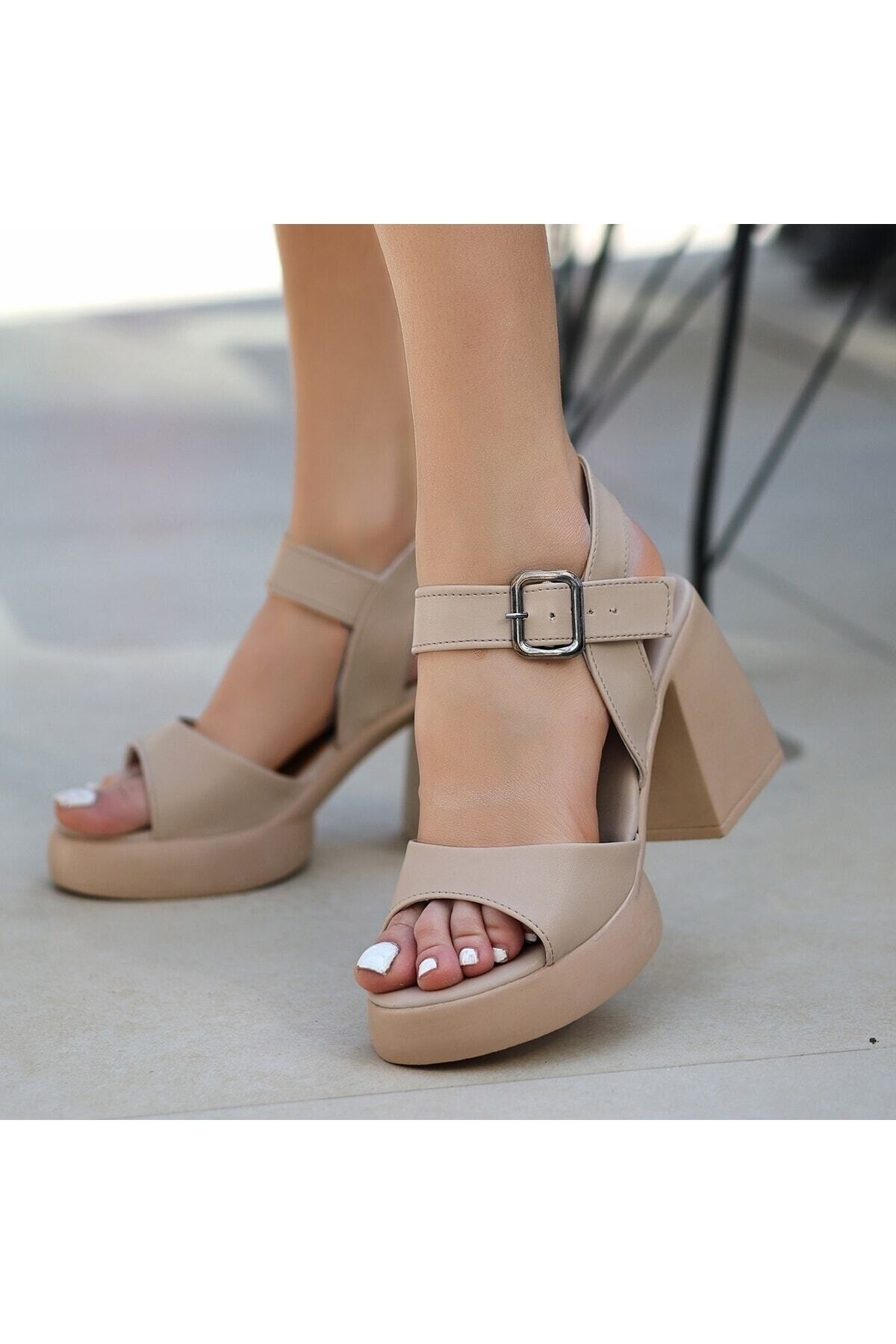 Nude Cilt Topuklu Sandalet