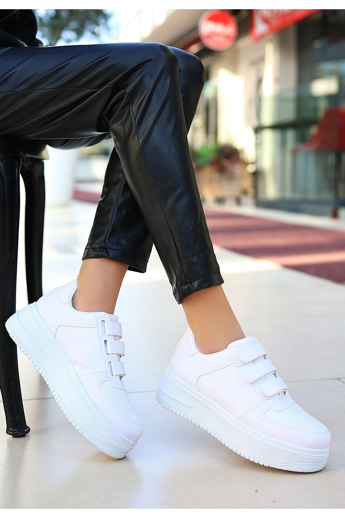 Beyaz Cilt Cırt Cırtlı Spor Sneaker