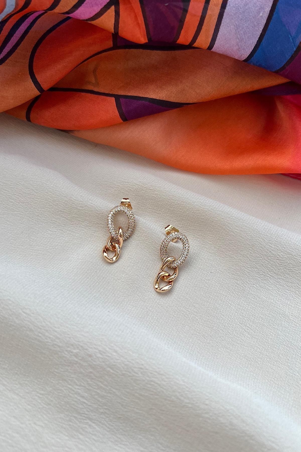Gold chain sale drop earrings