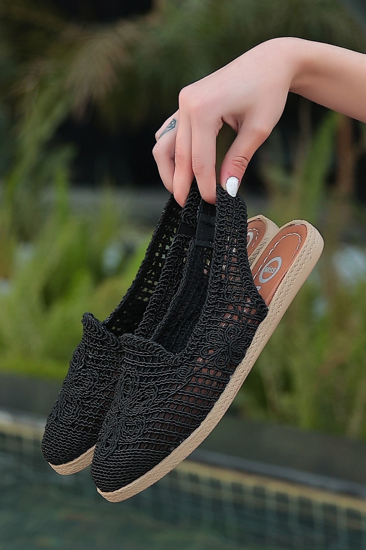 Awer Siyah Örgülü Sandalet