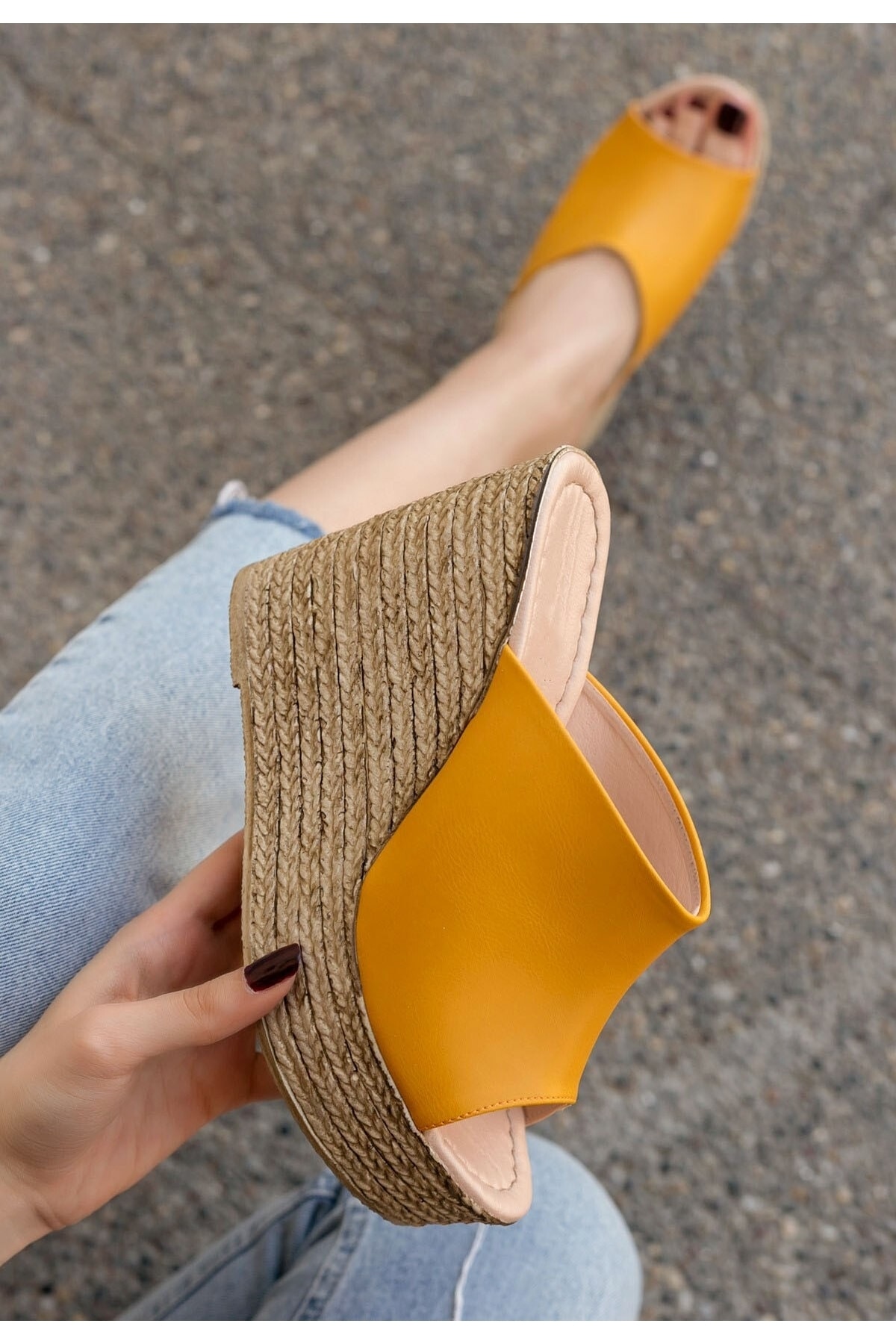 Hardal Cilt Dolgu Topuk Kadın Terlik 47670