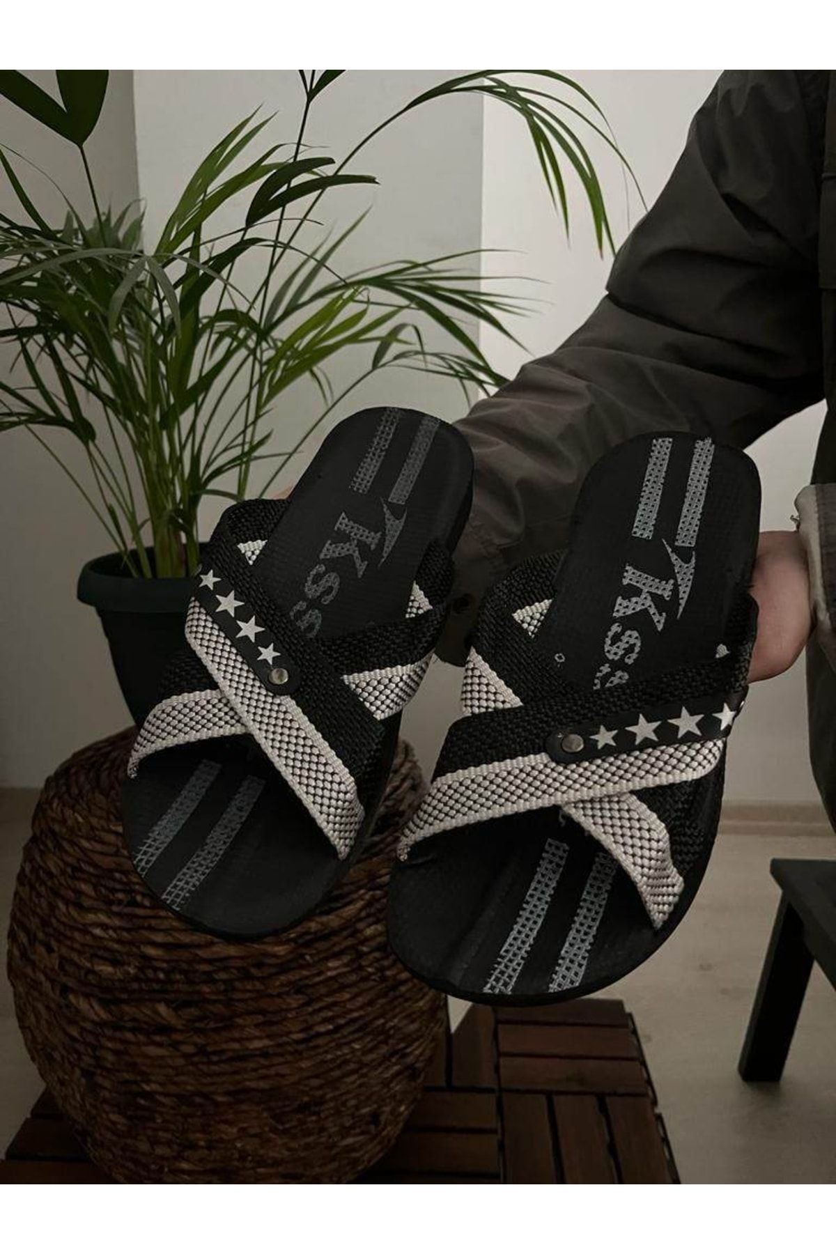 Light slippers for 2025 summer
