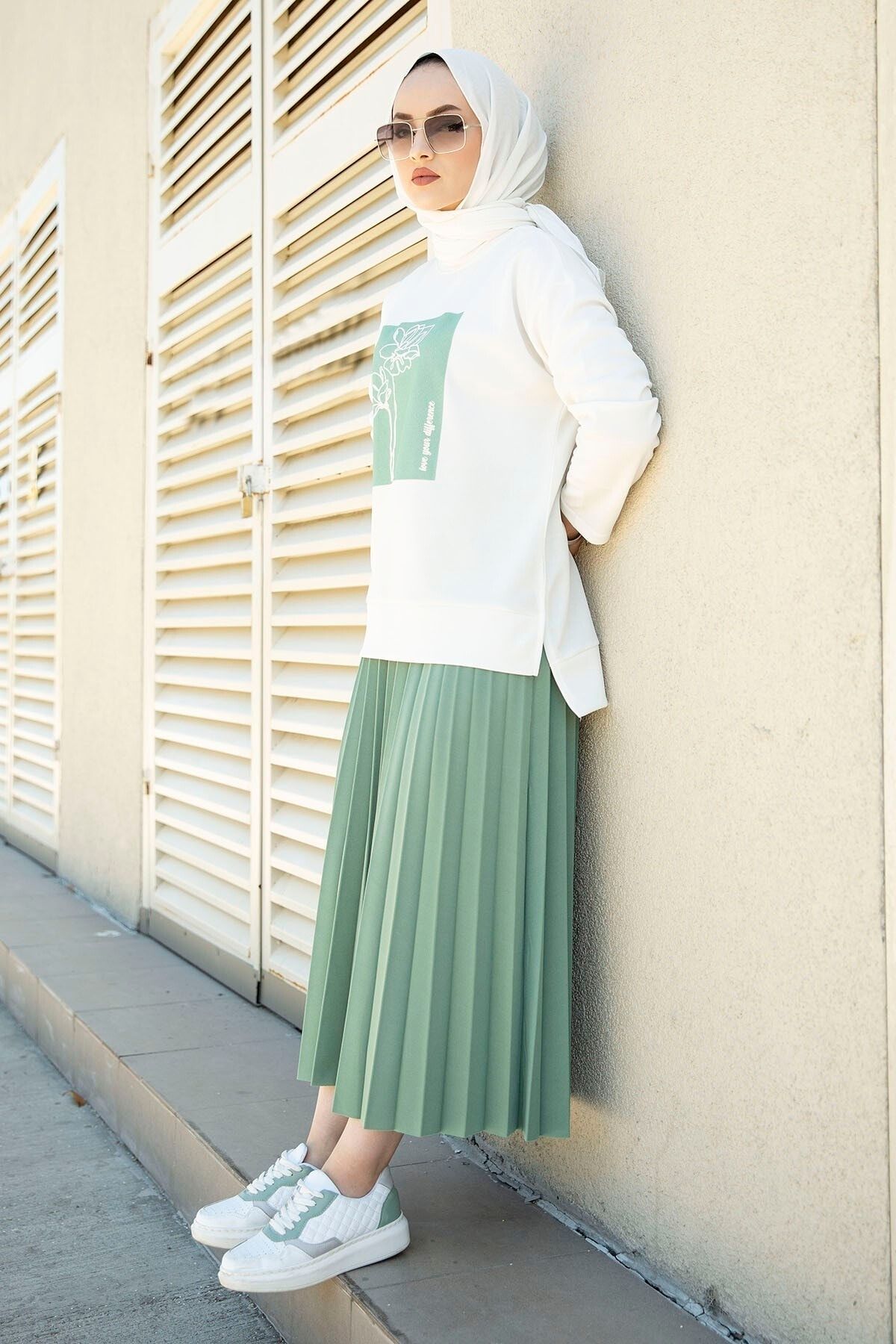 complete the look image