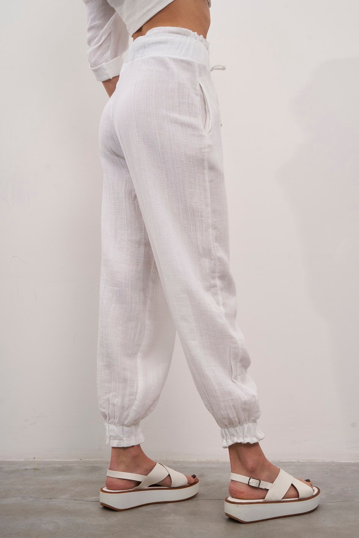 its basic Women s White Color Summer Linen Fabric Jogger Fit Trousers