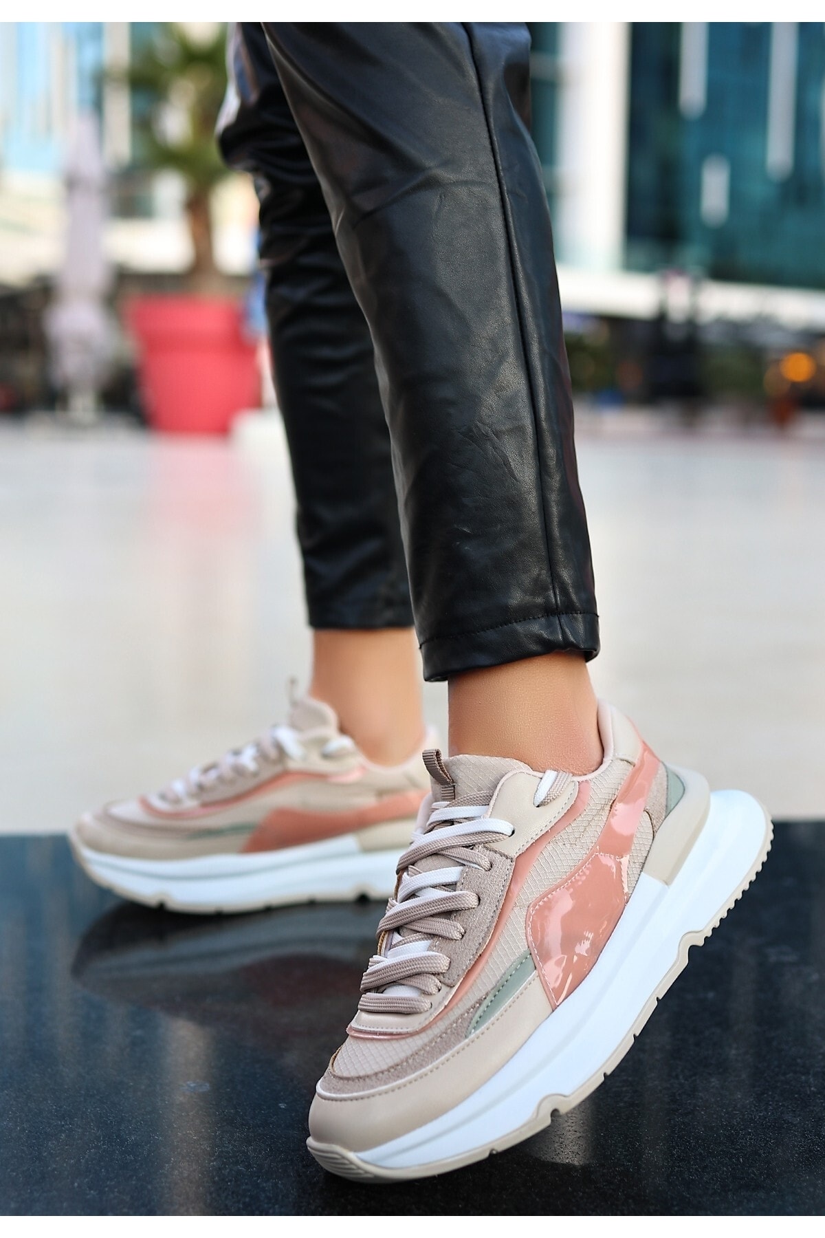 Kadın Aleh Vizon Cilt Bağcıklı Spor Ayakkabı