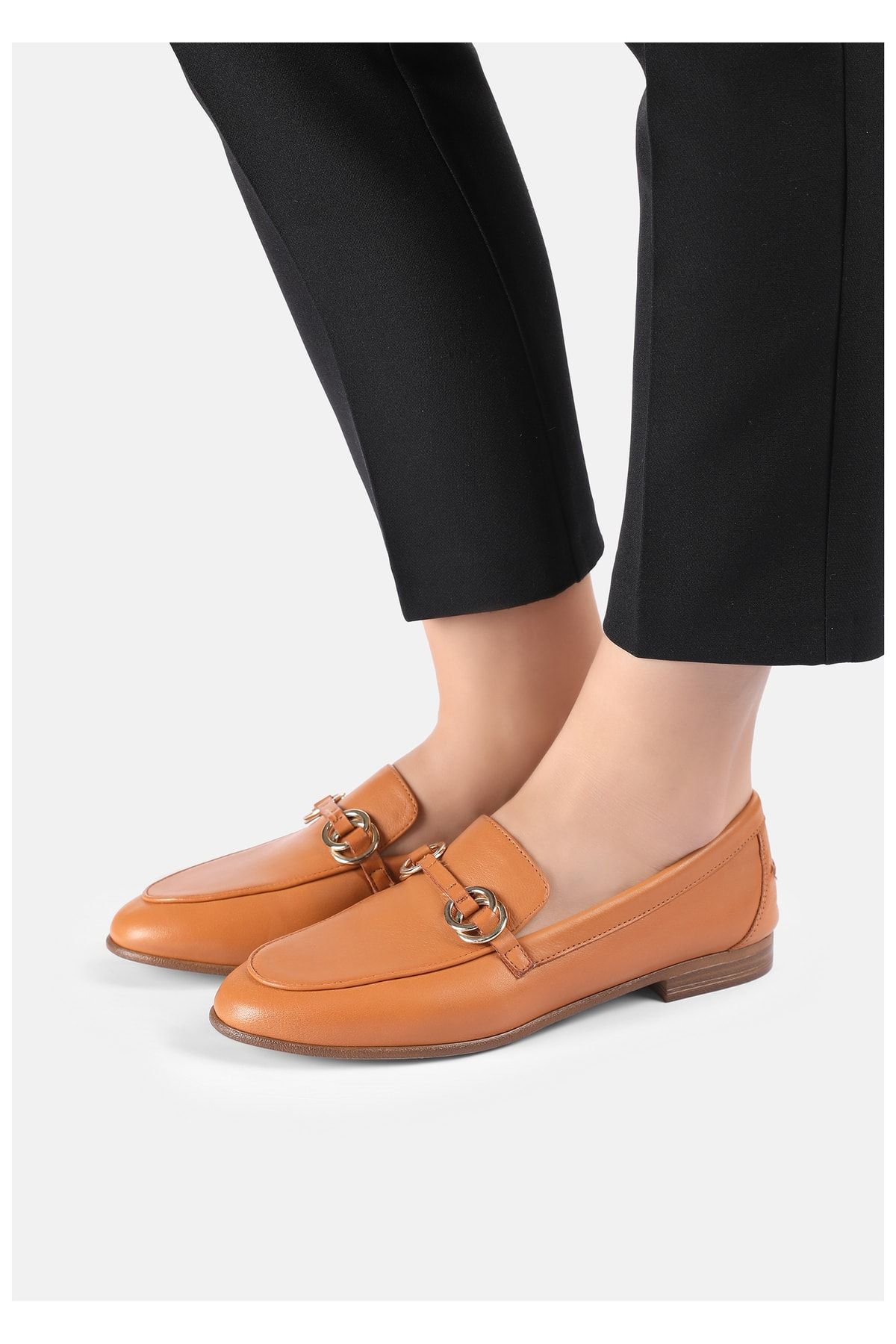 INUOVO Flacher Schuh Braun Blockabsatz
