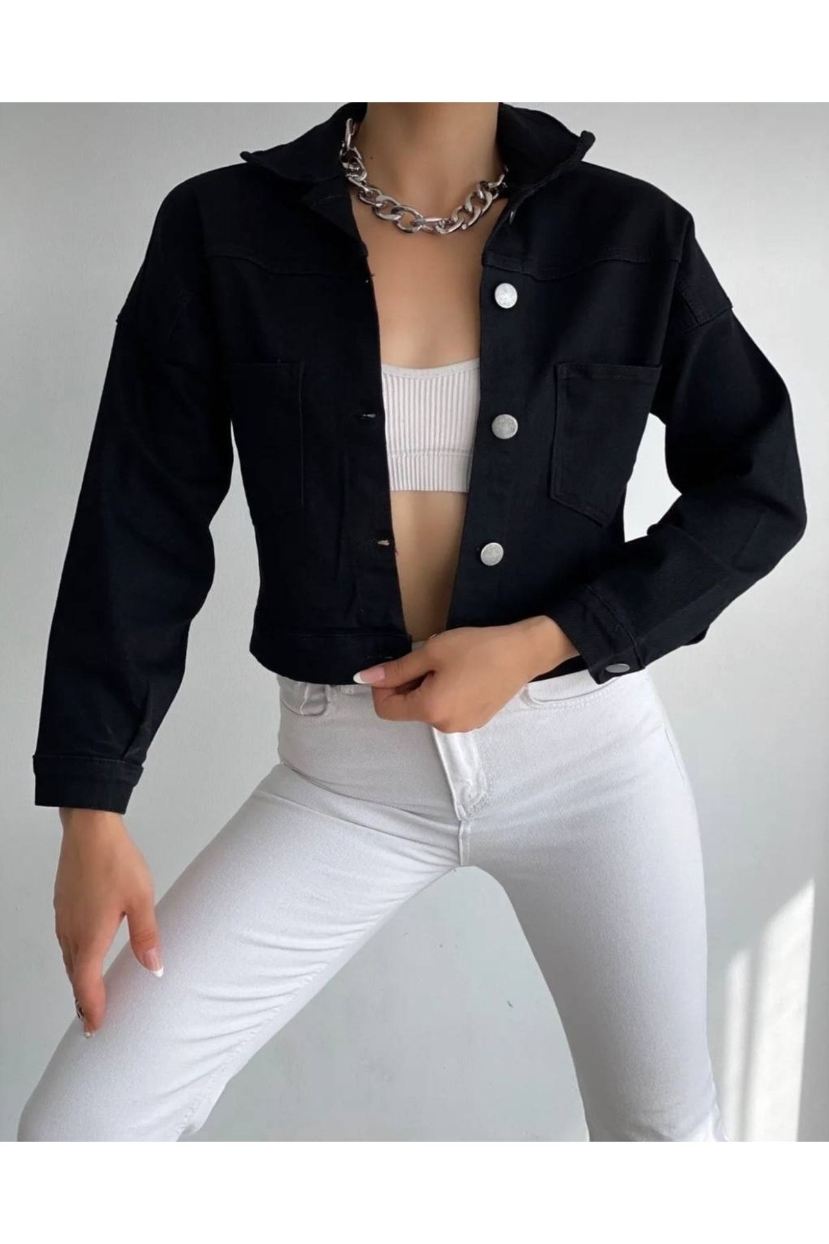 Short cropped black jacket 2025
