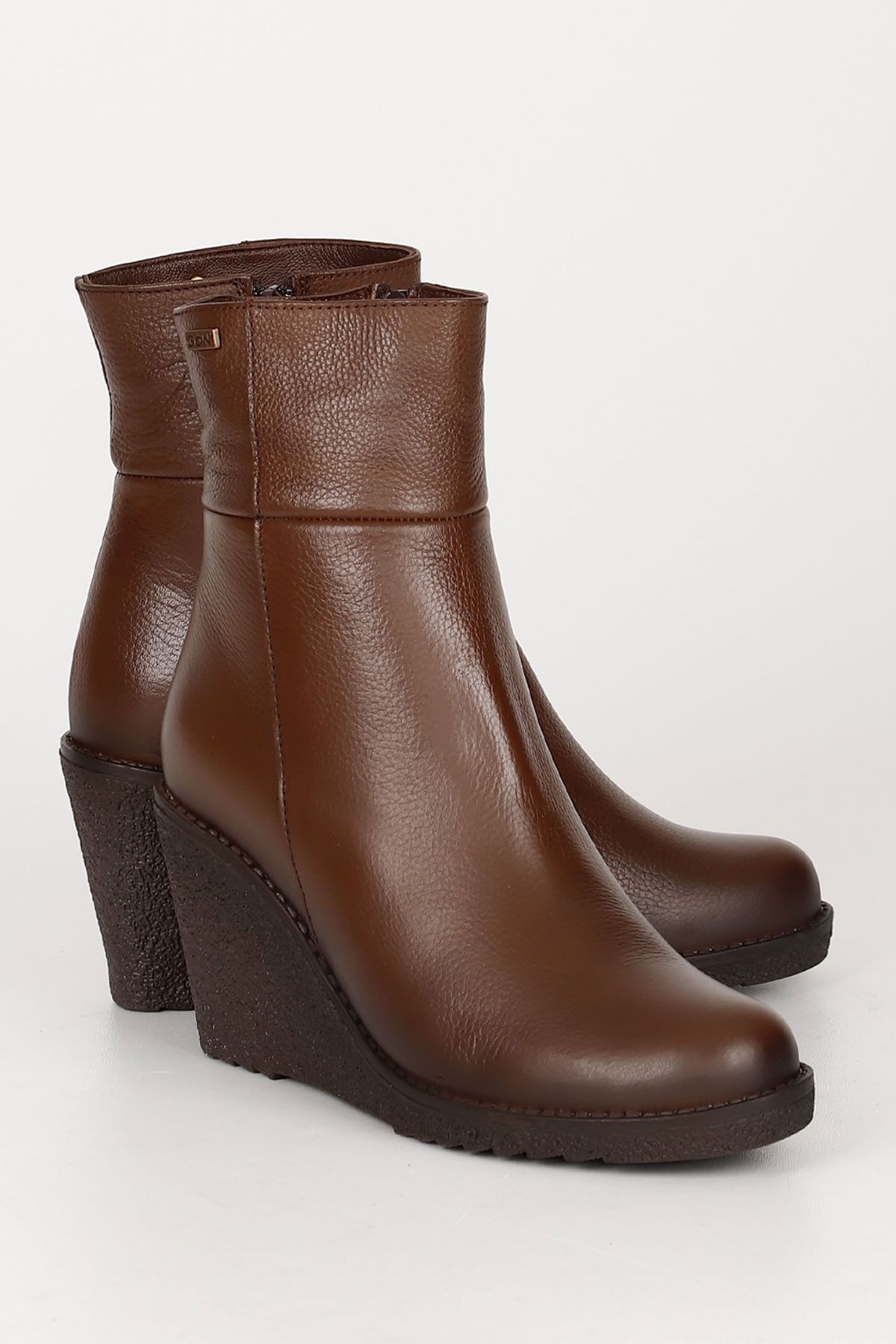 GÖNDERİ(R) Stiefelette Braun Flacher Absatz