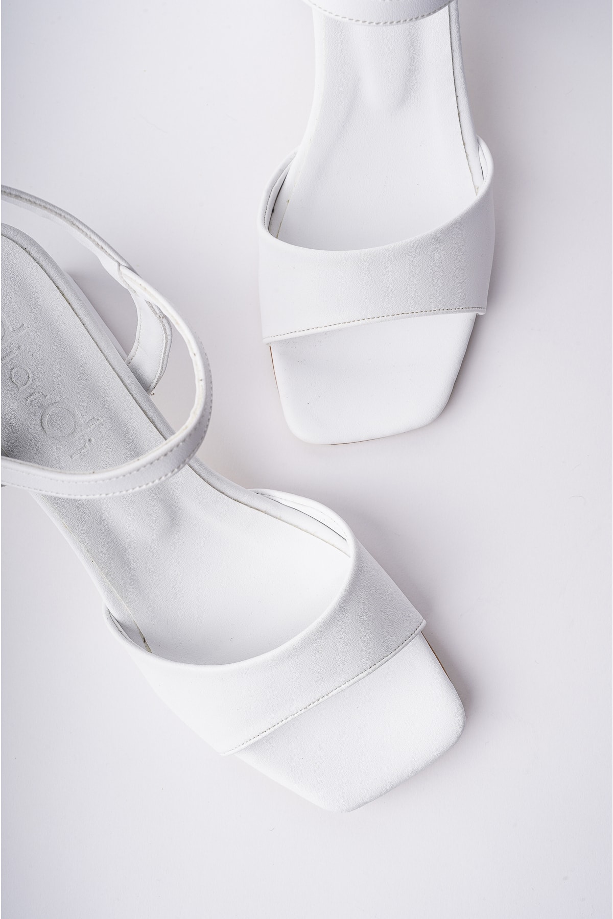 Diardi  Kısa Topuklu Kadın Beyaz Sandalet - Görsel 5