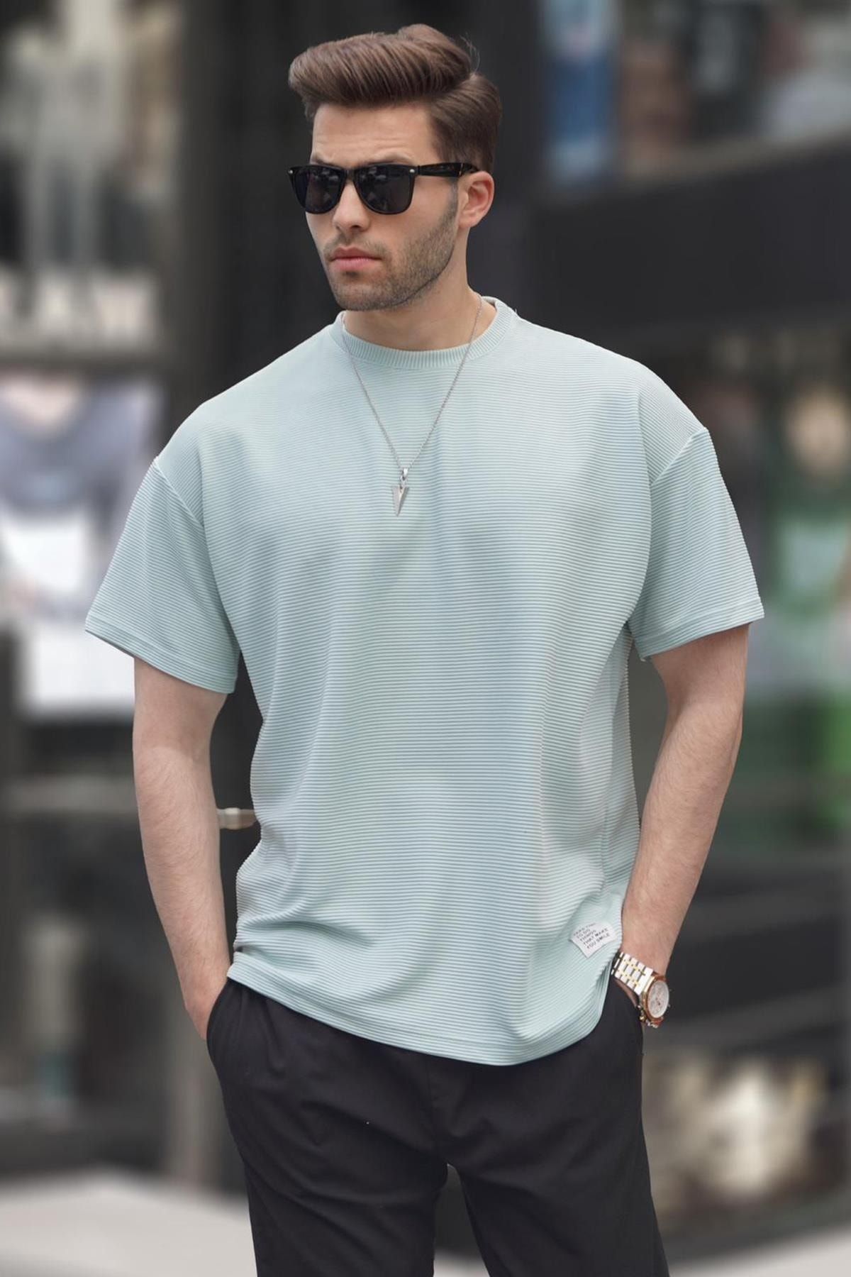 تی شرت یقه خدمه طرح ساده مدل قواره دار آستین کوتاه مردانه مدمکست Madmext (ساخت ترکیه)