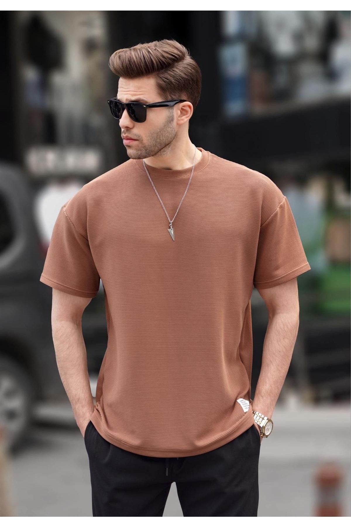 تی شرت یقه خدمه طرح ساده مدل قواره دار آستین کوتاه مردانه مدمکست Madmext (ساخت ترکیه)