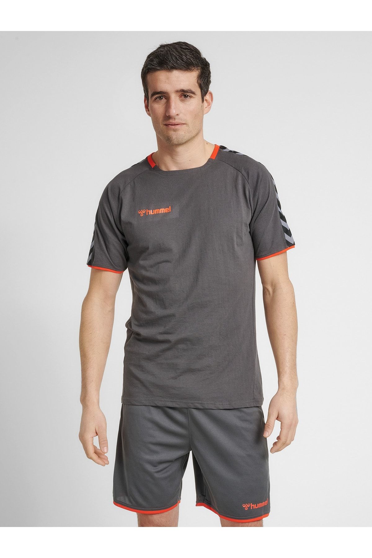 HUMMEL T-Shirt - Grau - Regular Fit - Trendyol | T-Shirts