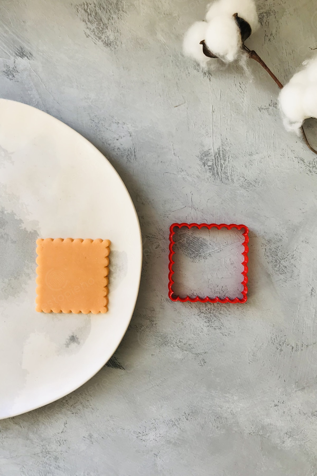 6 Cm Serrated Square Dough Shaper