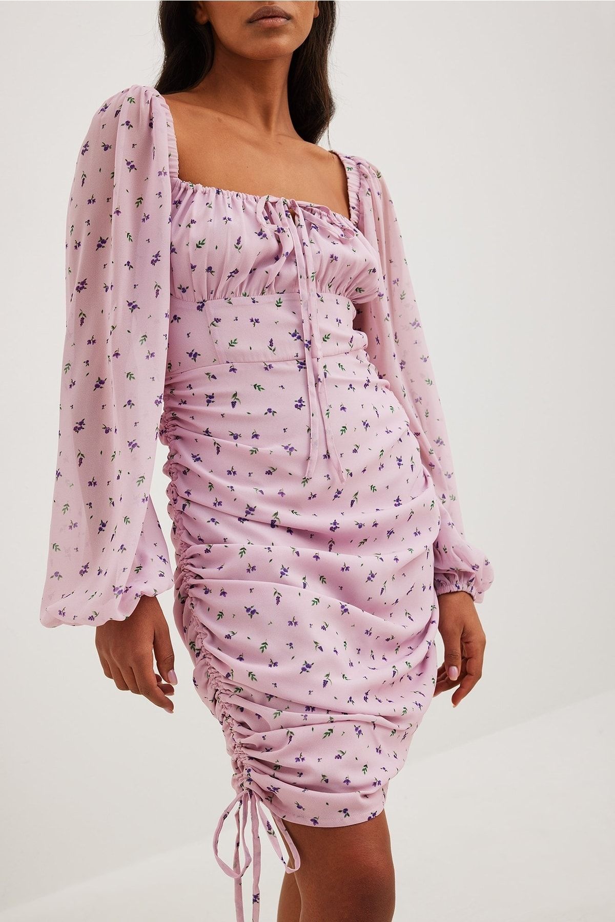 NA-KD Kleid Rosa Basic