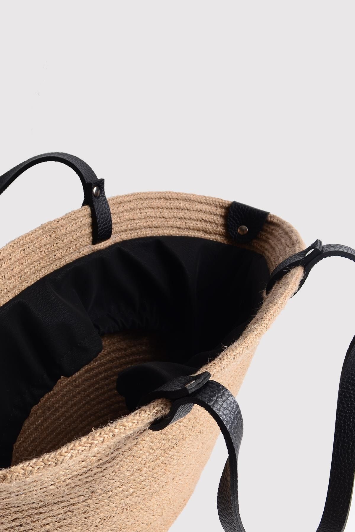 Black straw hotsell shoulder bag