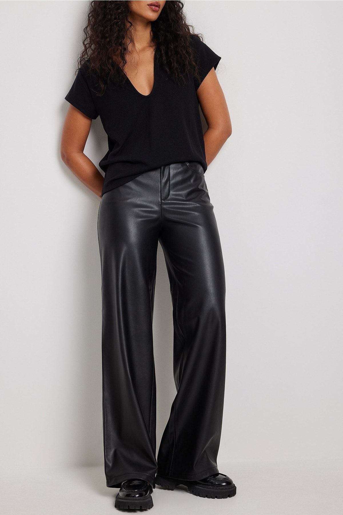 NA-KD Hose Schwarz Straight