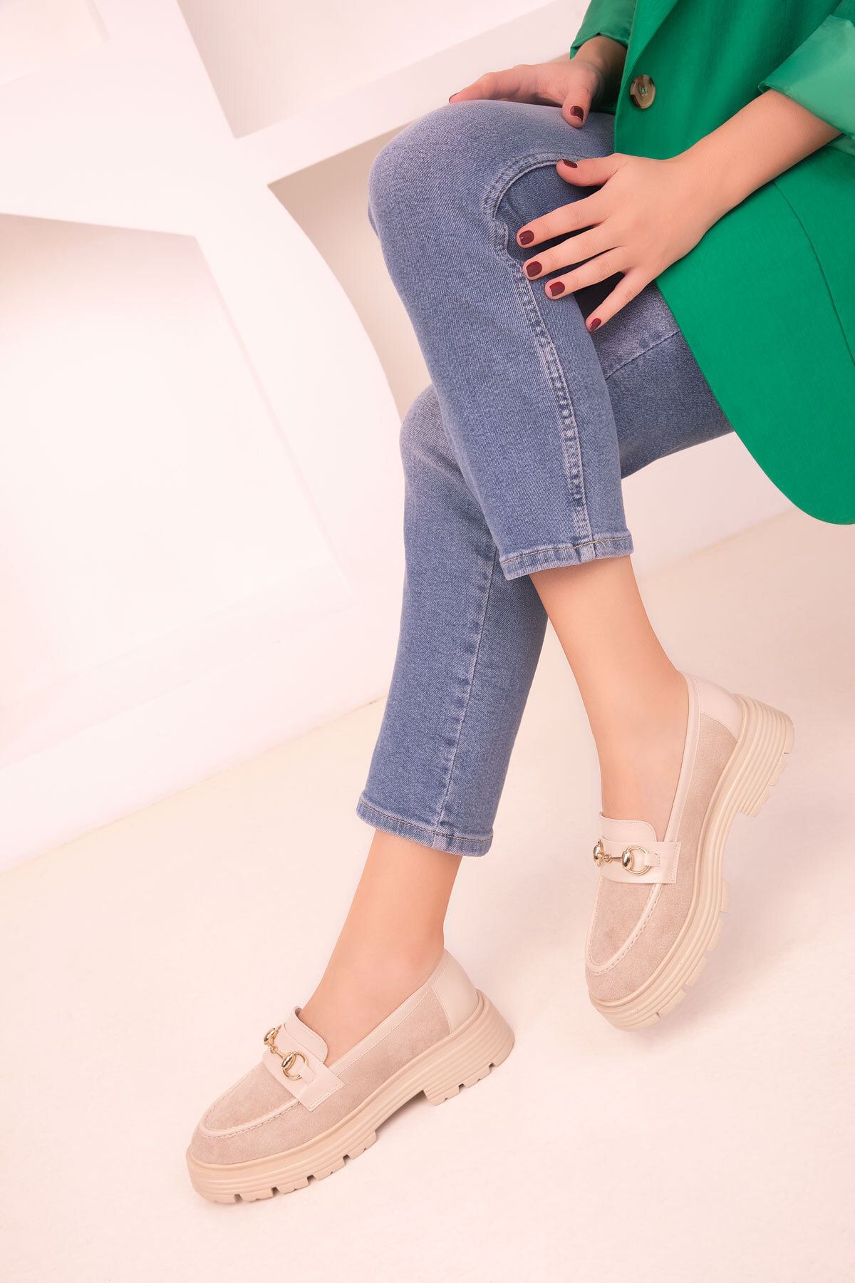 Soho girl shoes shop