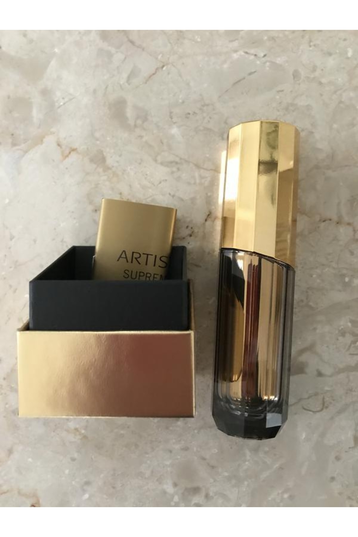 کرم چشم  PürüzsüzIşıltılıBirCilt