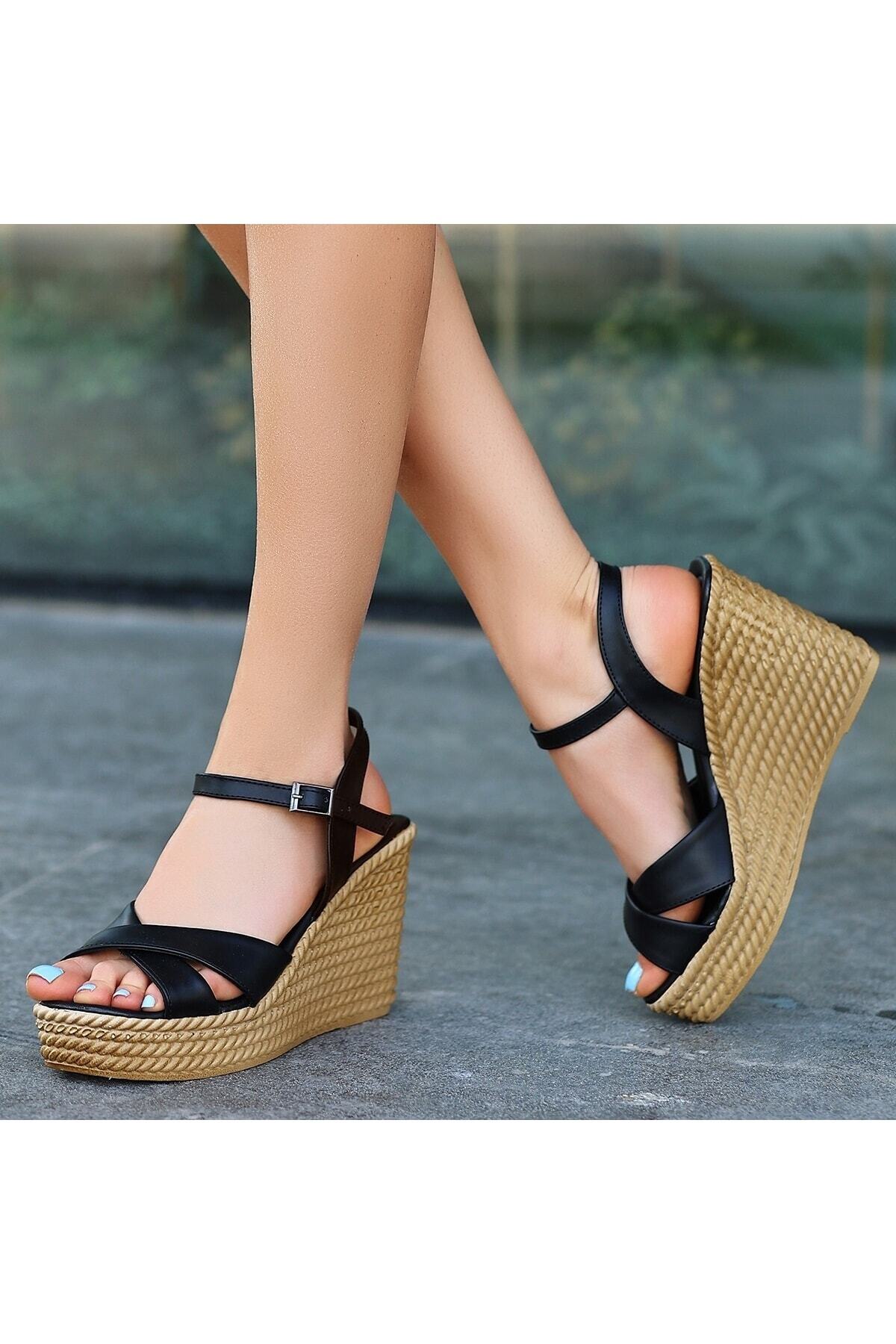 Ninya Siyah Cilt Dolgu Topuk Sandalet