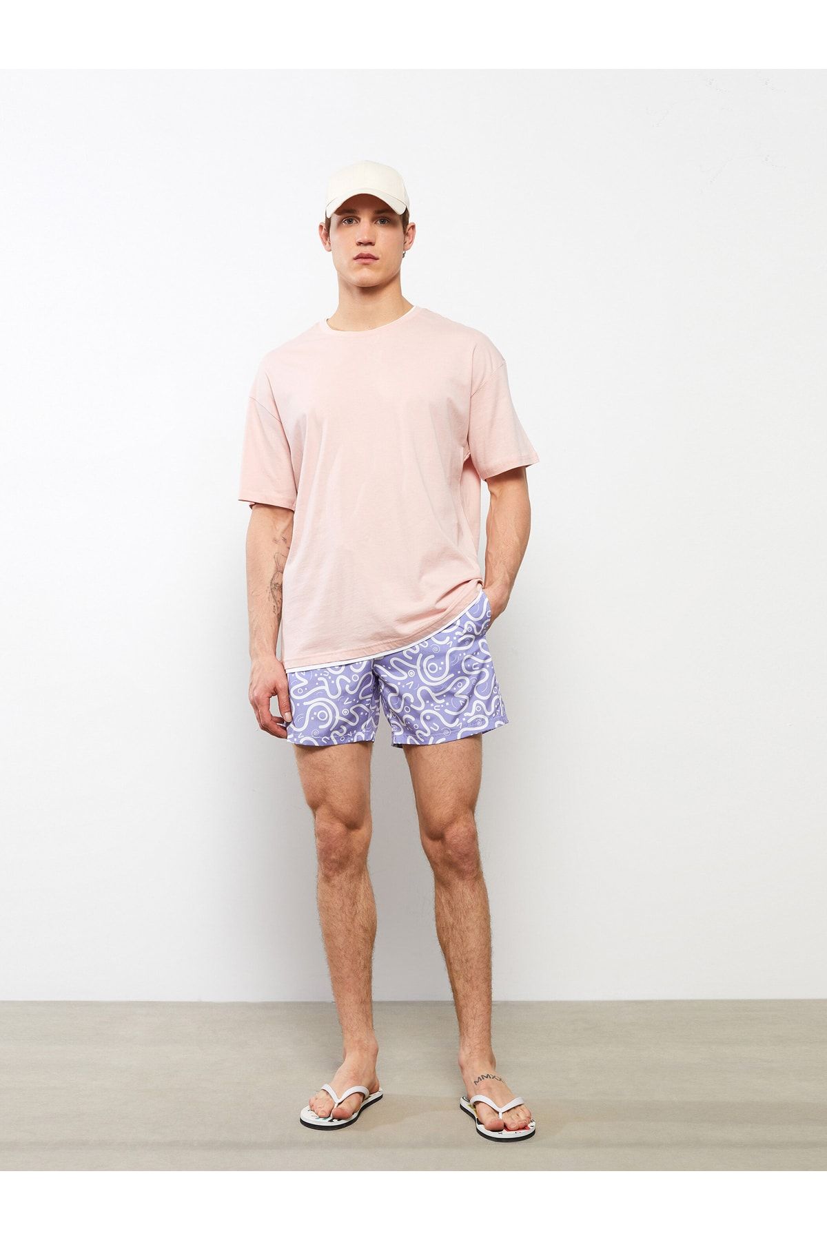 LC Waikiki Shorts Dunkelblau Mittlerer Bund Fast ausverkauft