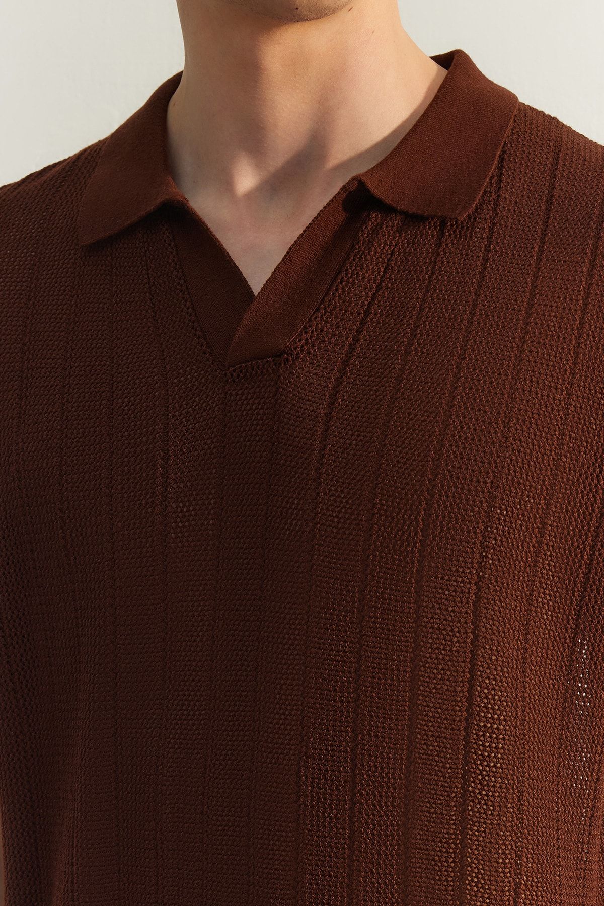Trendyol Collection-Tricou maro cu gât polo - Potrivire obișnuită, bumbac, mânecă scurtă - TMNSS23PO00024 4