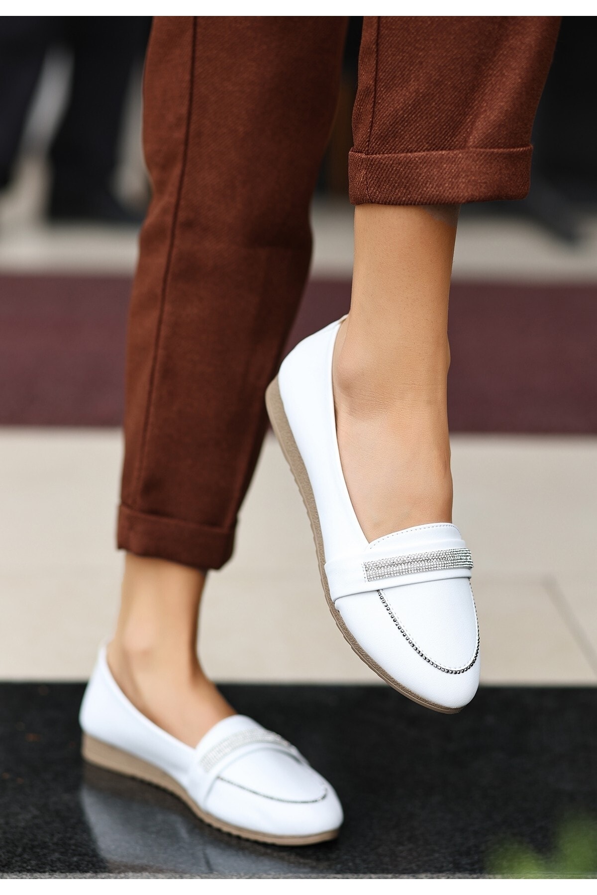 Senda Beyaz Cilt Babet Ayakkabı