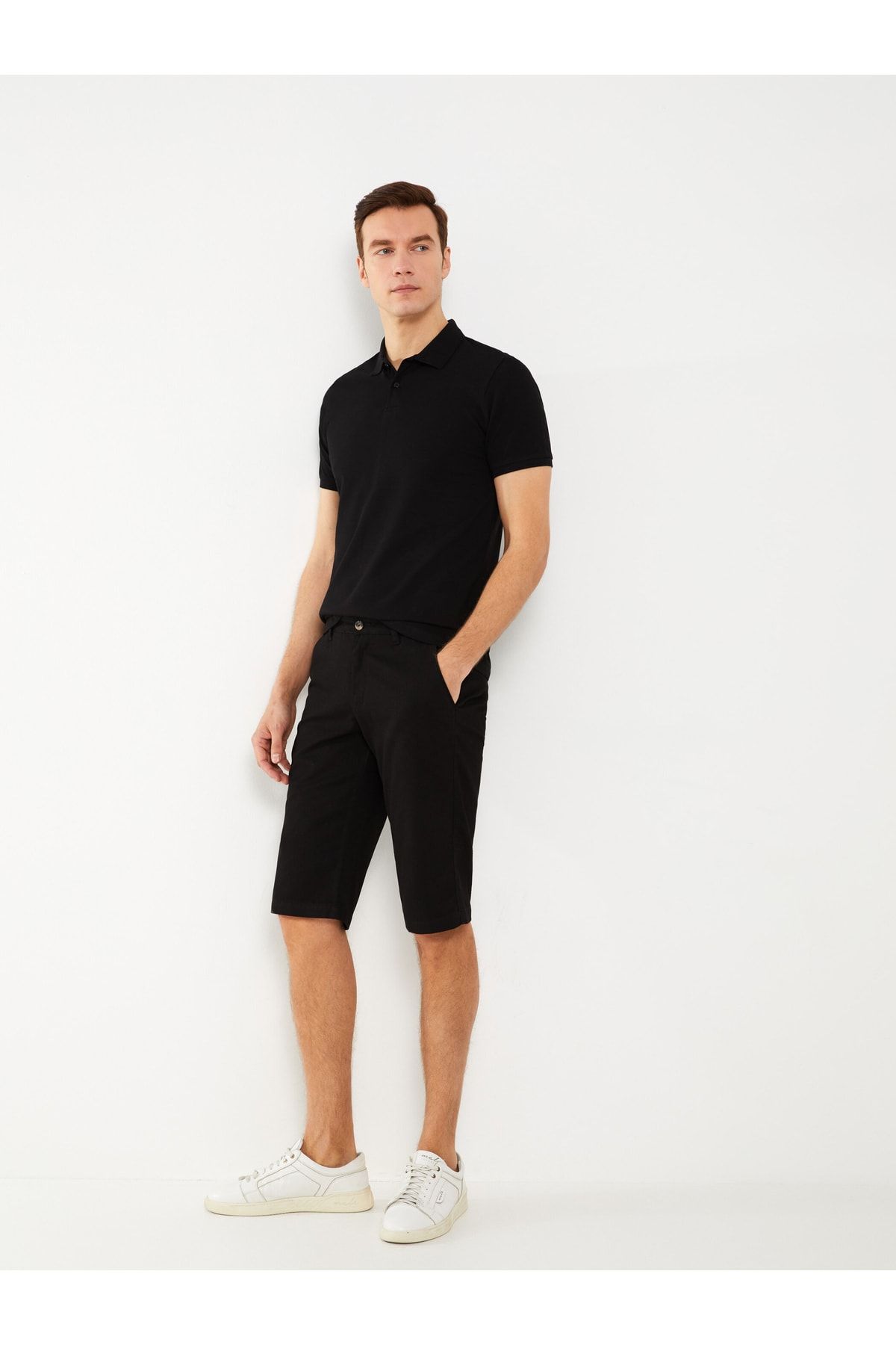 LC Waikiki Shorts Grün Mittlerer Bund Fast ausverkauft