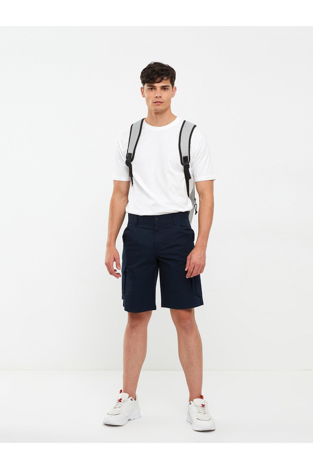 LC Waikiki Shorts Dunkelblau Mittlerer Bund