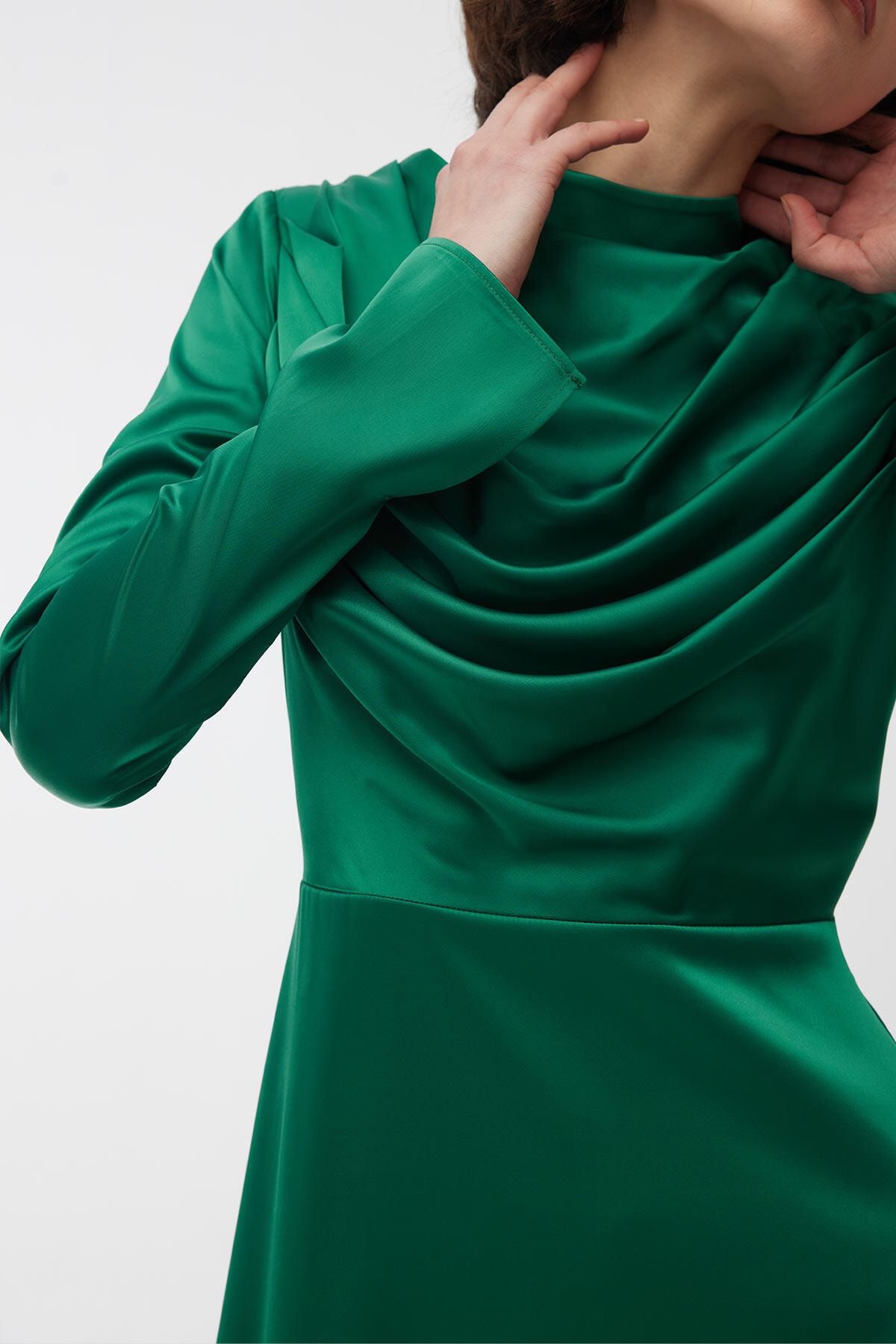 Manuka-Violettes Degaje Abendkleid Smaragd 4