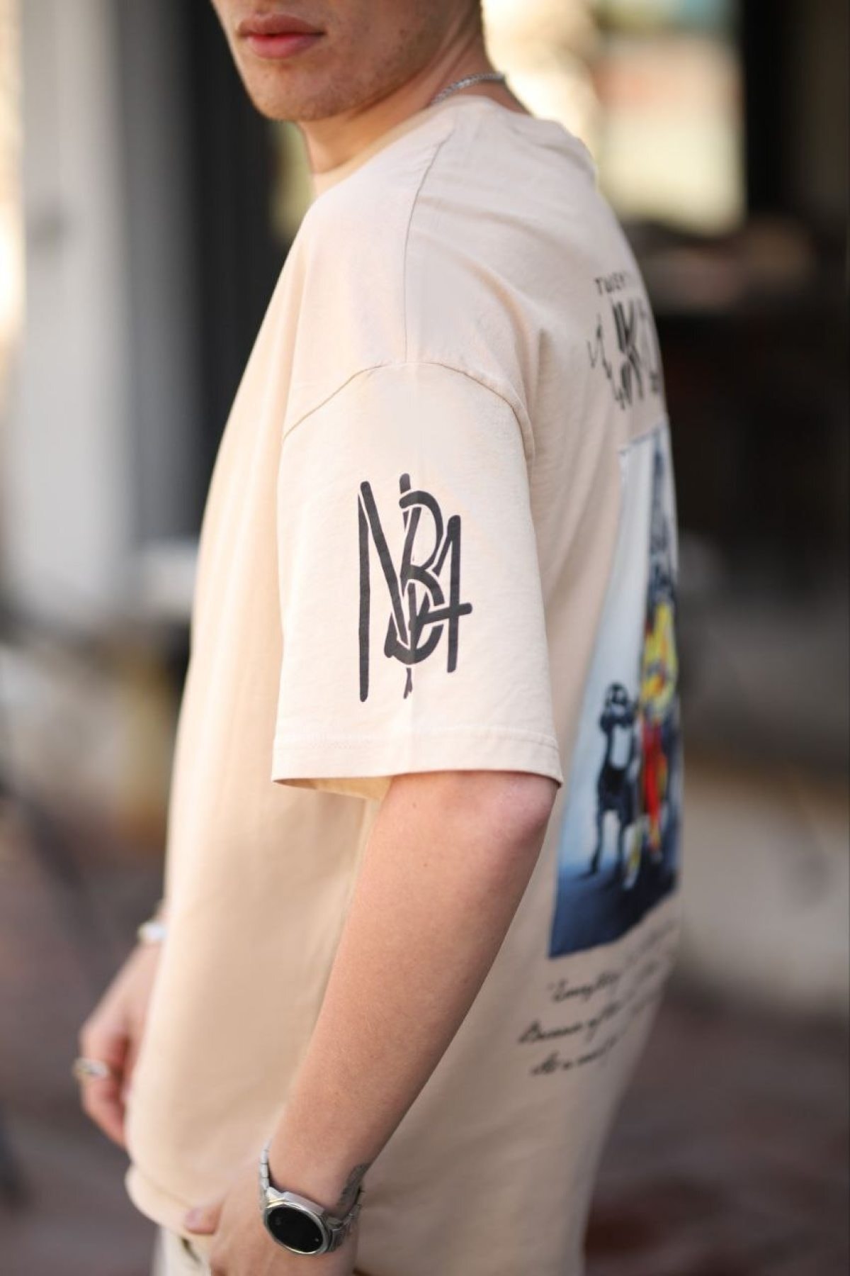 Kobe Baskılı Parçalı Oversize %100 Pamuk Bej T-shirt