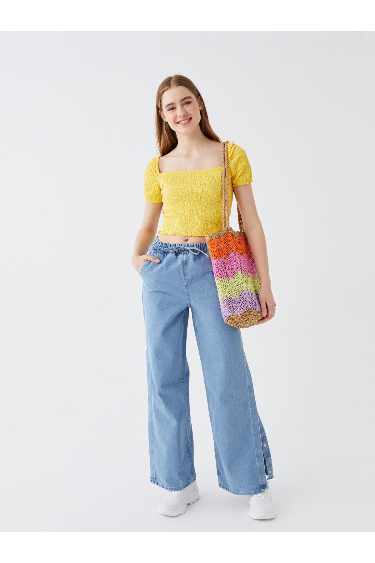 LC Waikiki T-Shirt Gelb Figurbetont QV6706