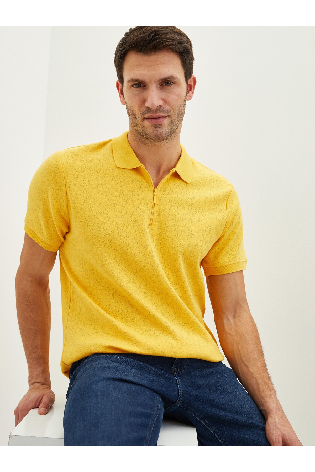 LC Waikiki T-Shirt Gelb Regular Fit Fast ausverkauft