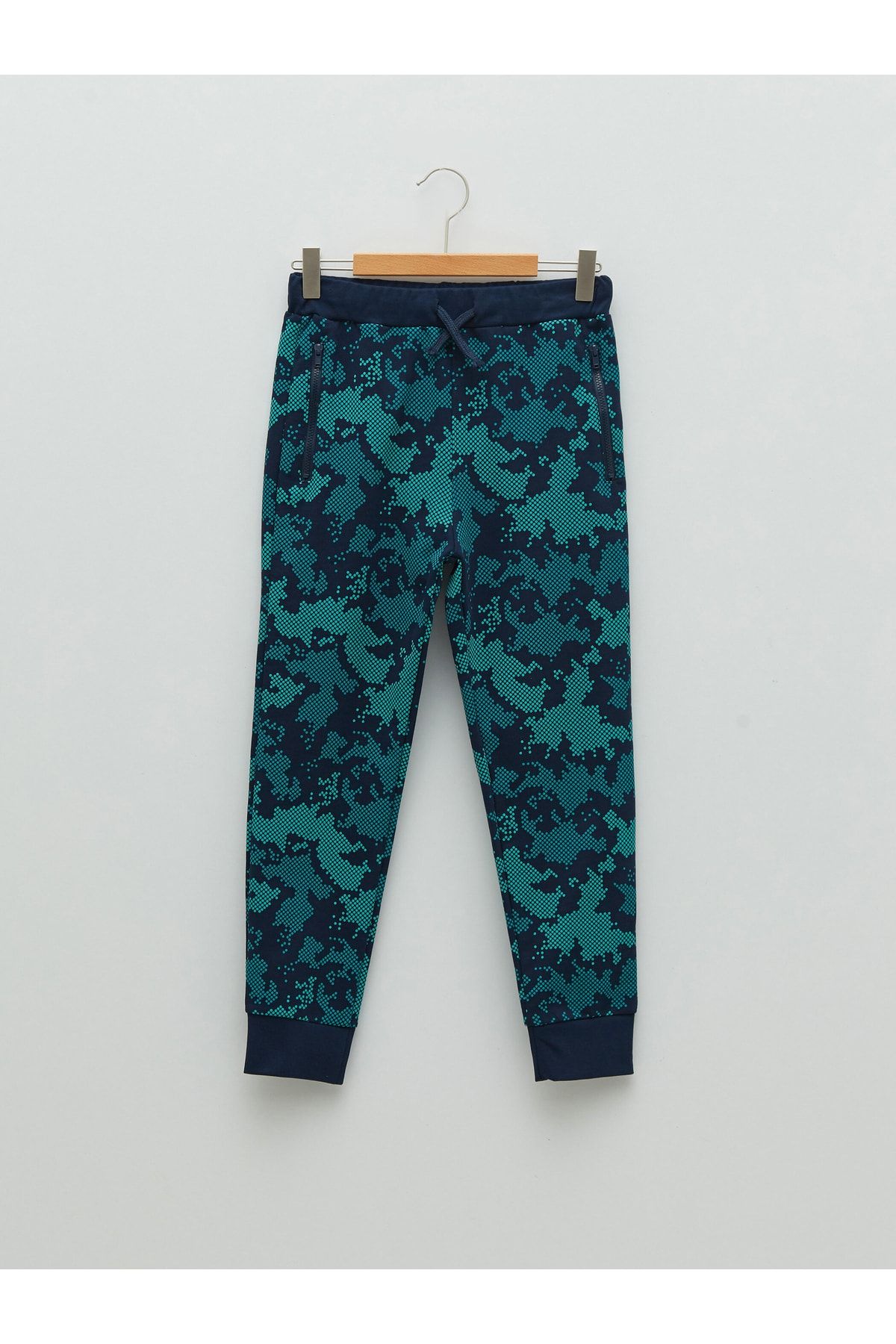 LC Waikiki Jogginghose Grün Jogger Fast ausverkauft