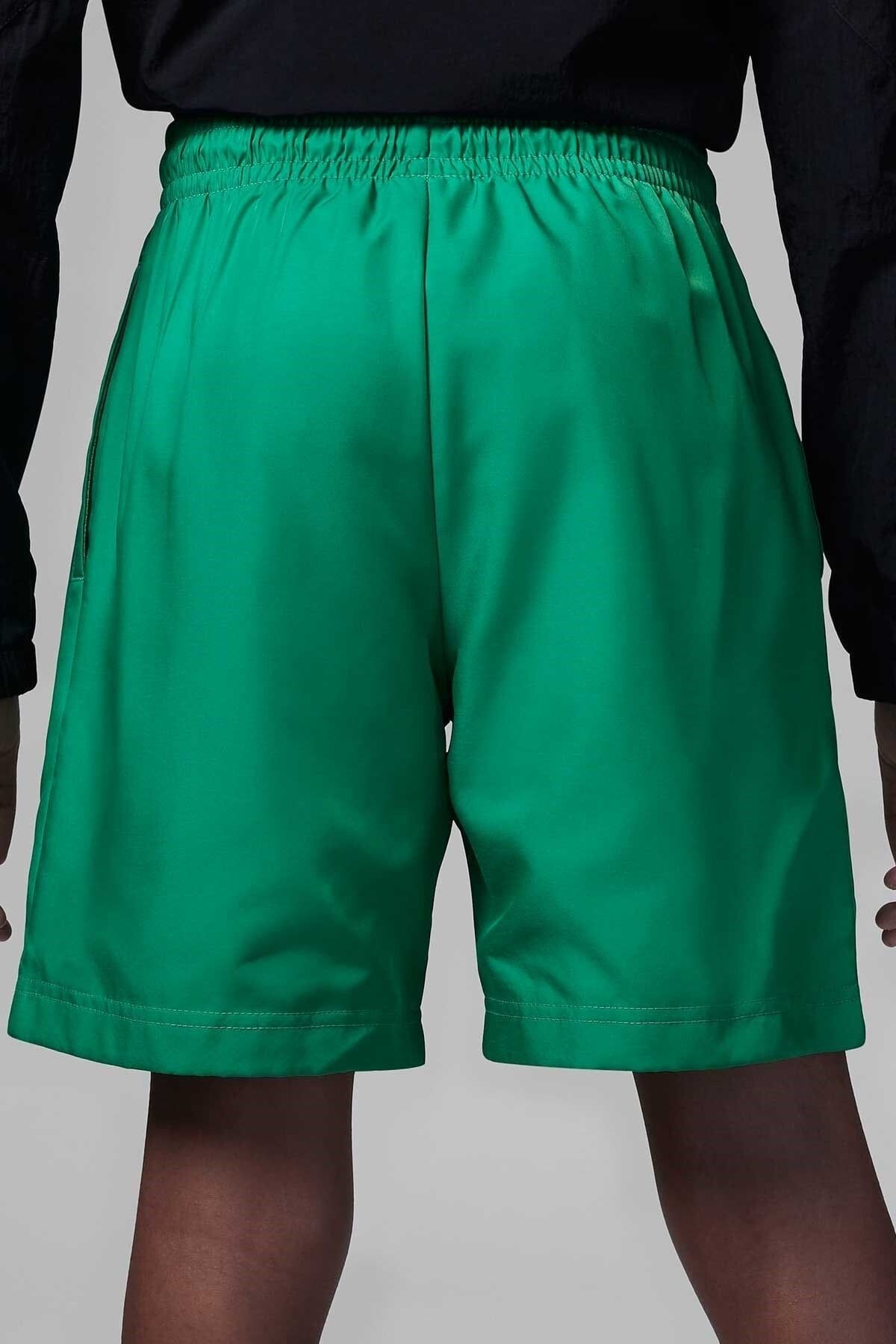 Dark green hot sale nike shorts