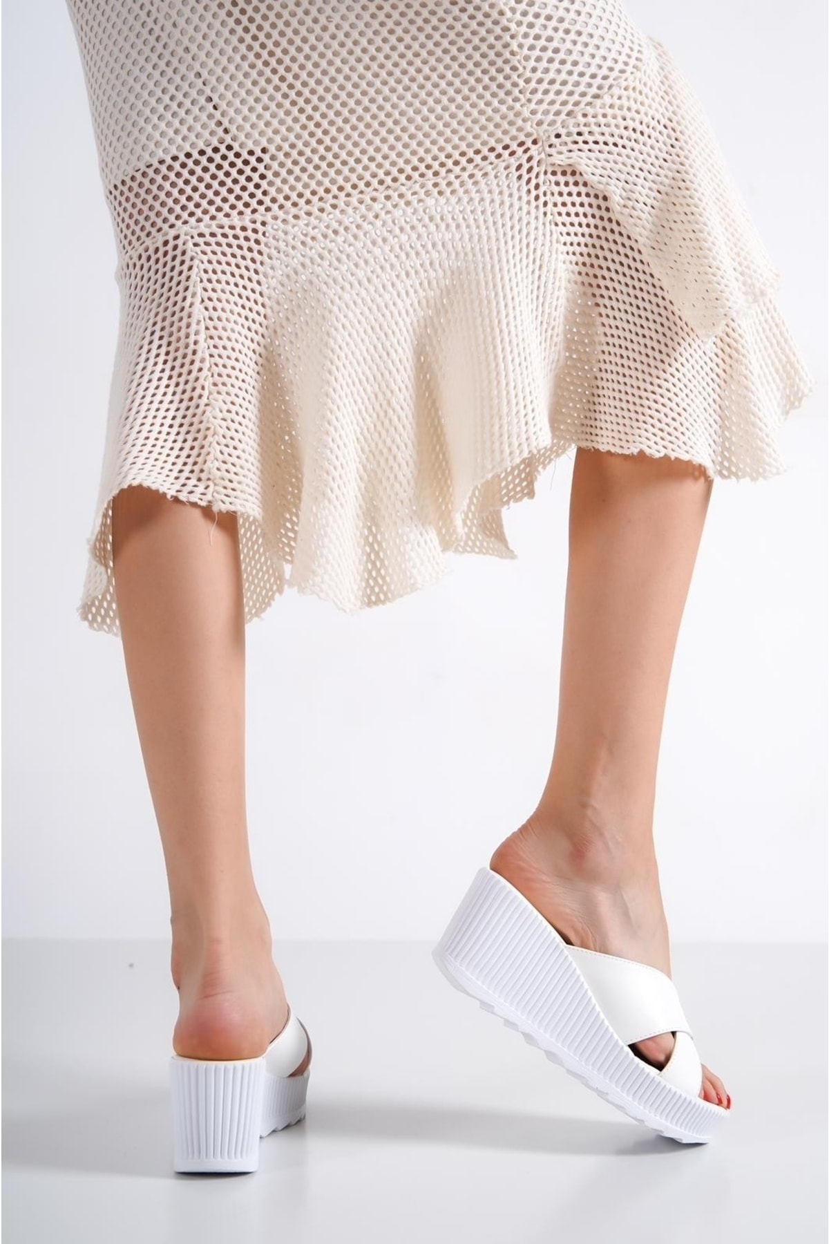 Lima Beyaz Cilt Dolgu Topuk Terlik