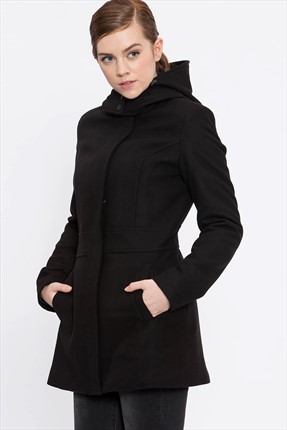 Lacoste Kadin Mont Bf1612 Fiyati Yorumlari Trendyol