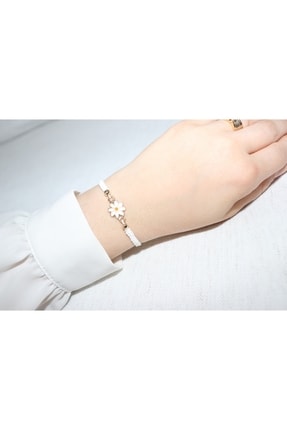 Gülbeşeker Tasarım Çift Kulplu Mineli Papatya Motifli Makrome Örme Bileklik