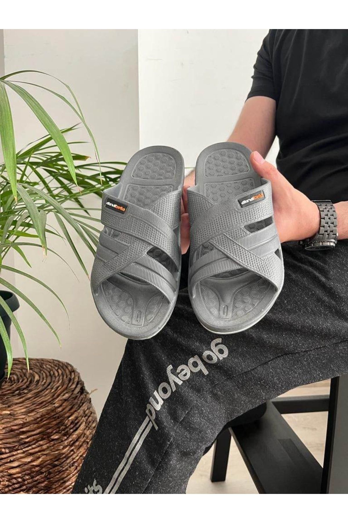 Skechers deals bathroom slippers