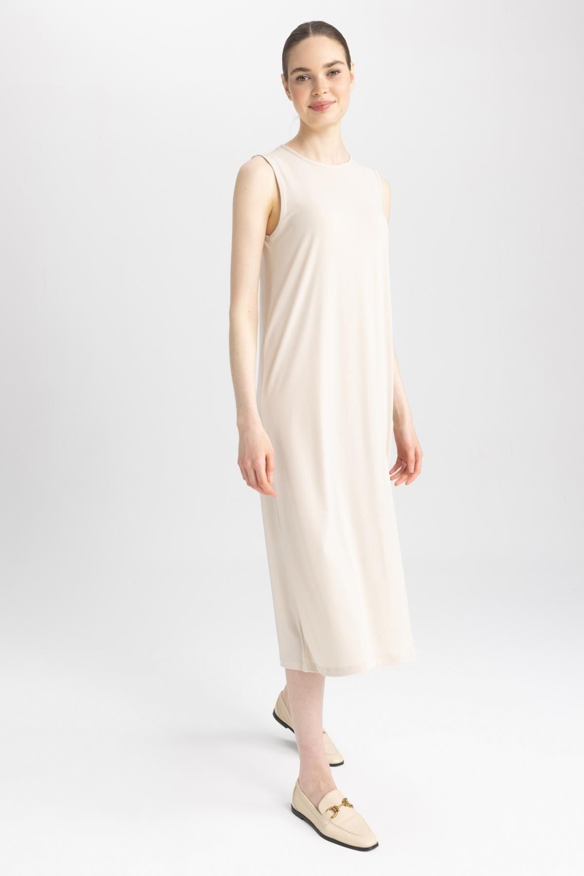 Regular Fit Kolsuz Midi Elbise