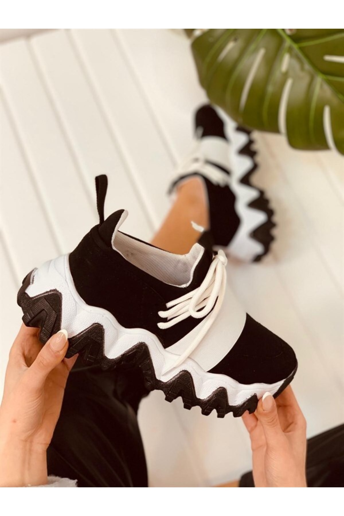 Comfortable Women's Sneakers with Black and White Lace-up Detail