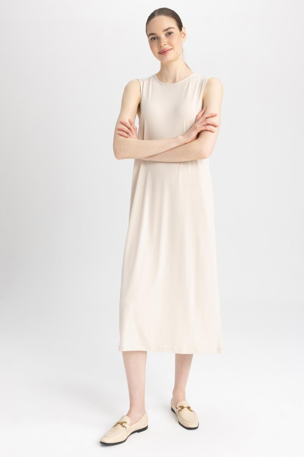 Regular Fit Kolsuz Midi Elbise