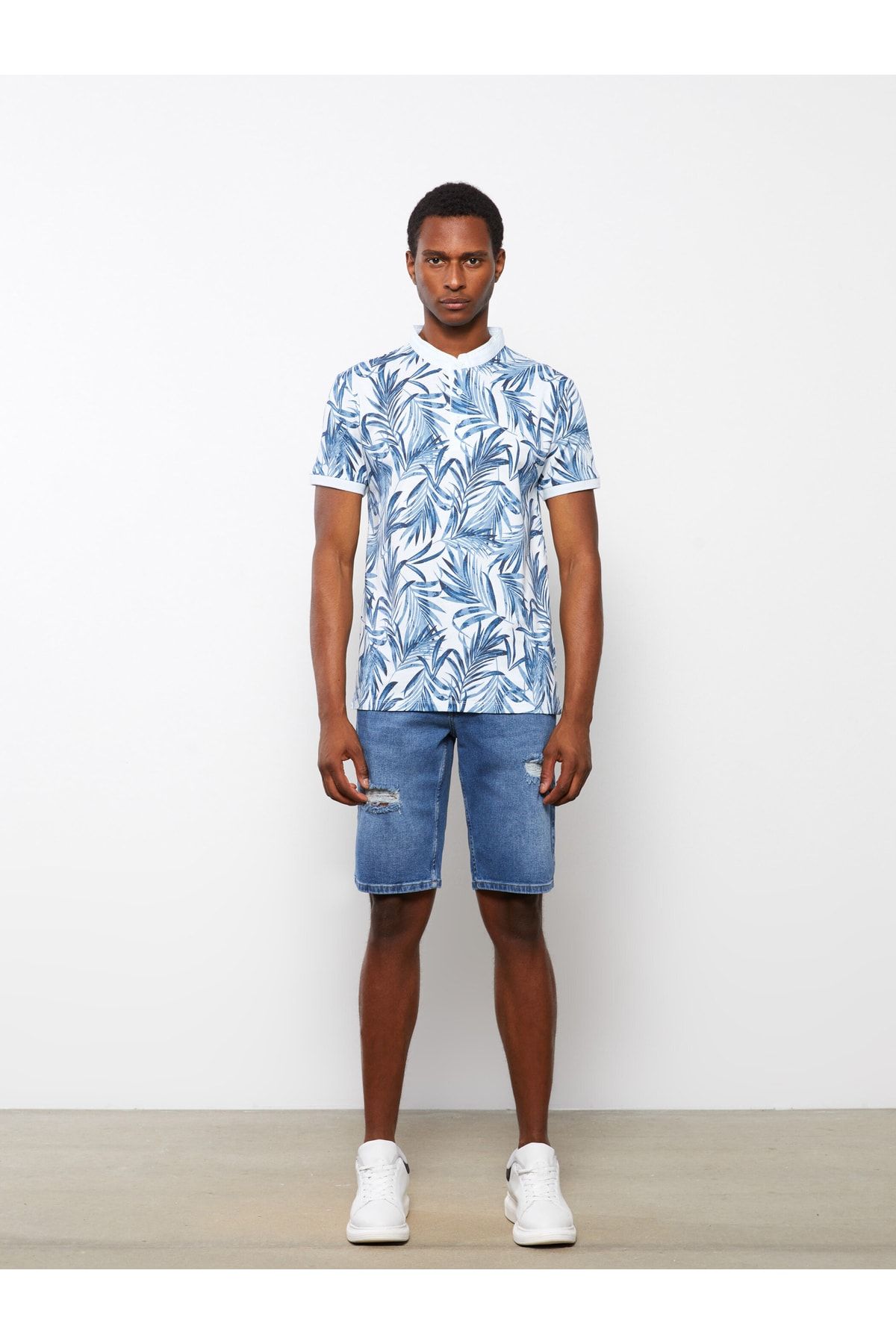 LC Waikiki T-Shirt Dunkelblau Regular Fit Fast ausverkauft YB9586