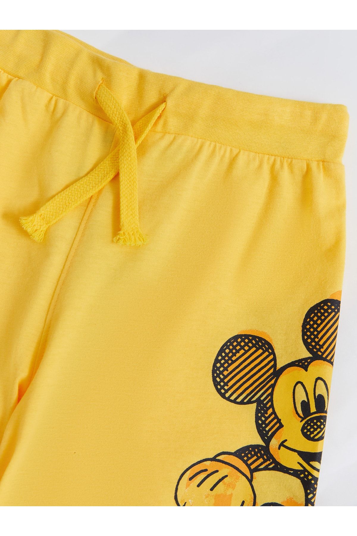 LC Waikiki-Jungen-Shorts mit Mickey-Mouse-Aufdruck und elastischer Taille 3