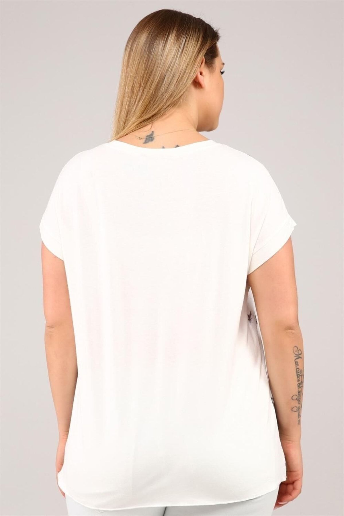 Seamoda-Plus Size Blouse with Glitter Print on the Front - ecru 7
