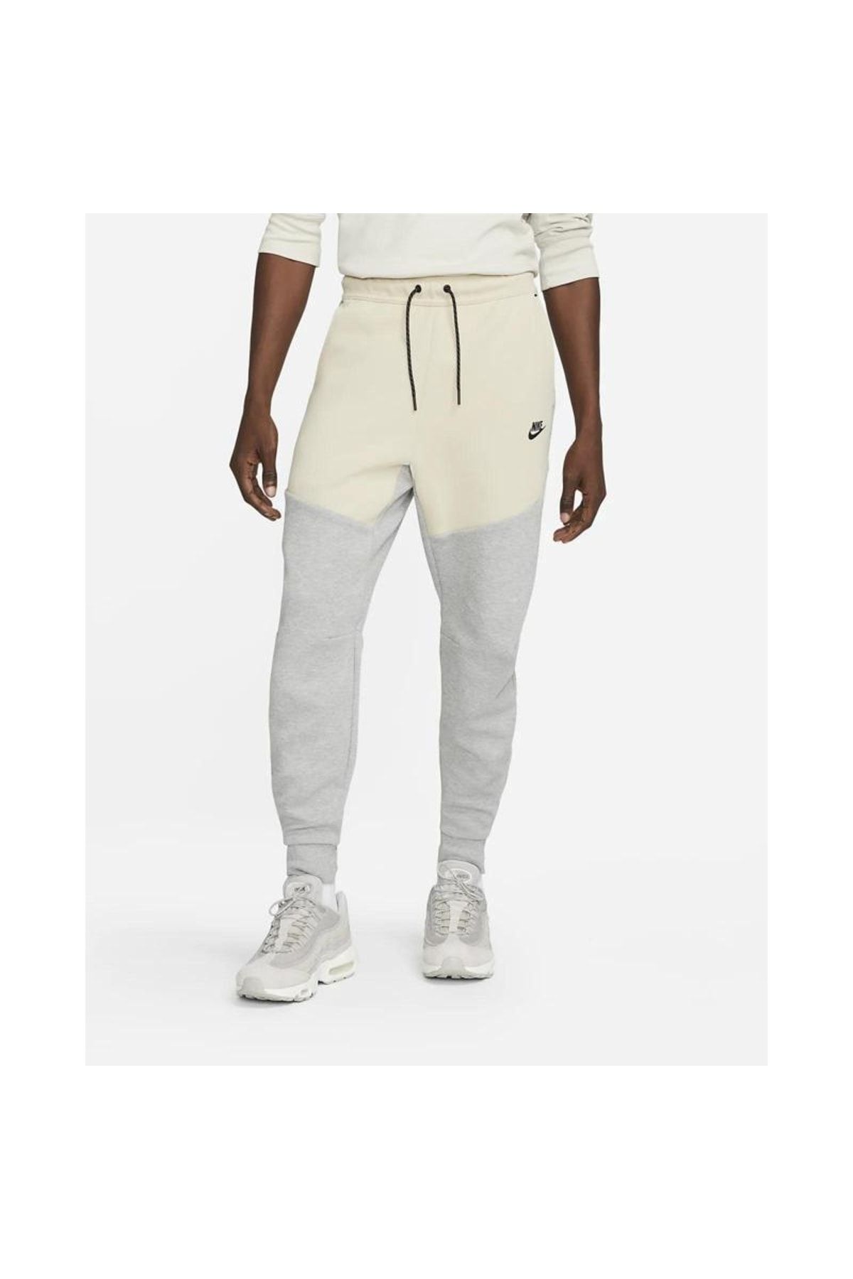 Nike tech joggers top