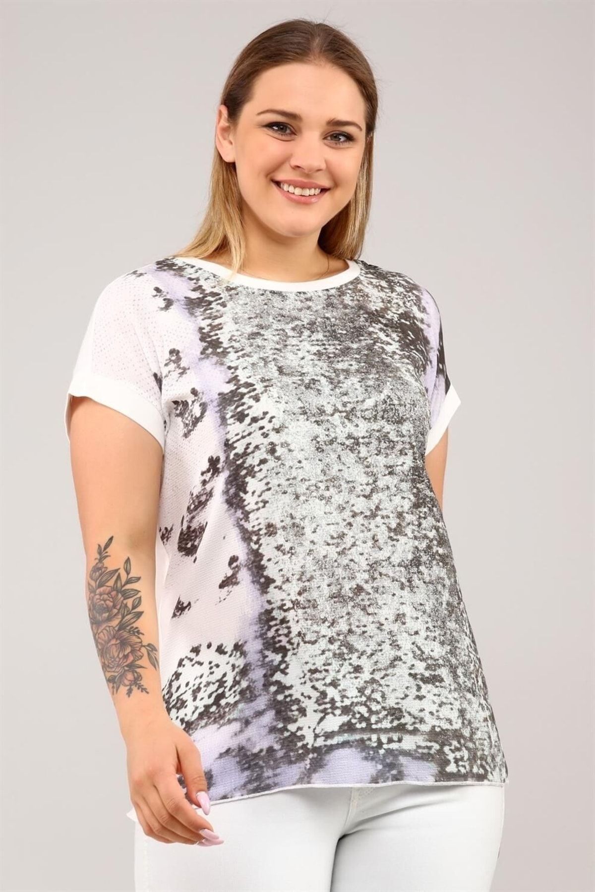 Seamoda-Plus Size Blouse with Glitter Print on the Front - ecru 5
