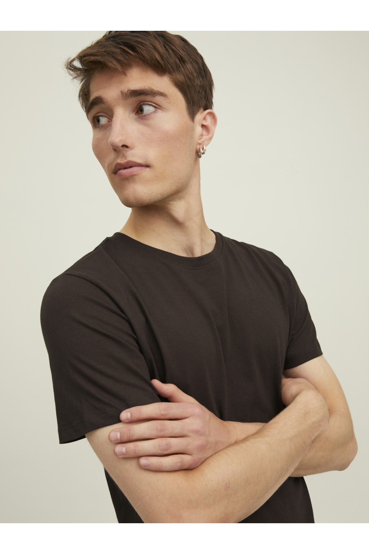 تی شرت جک اند جونز مردانه مودال قهوه ای بیسیک راسته Relaxed/ریلکس    بیسیک Daily/روزانه | Jack & Jones 12113648 TR - تصویر 4